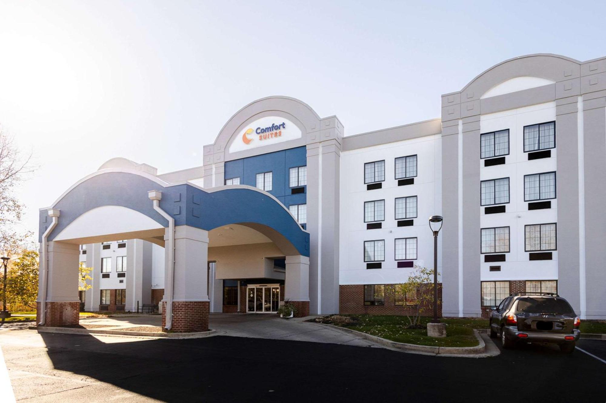 Comfort Suites Springfield Exterior photo