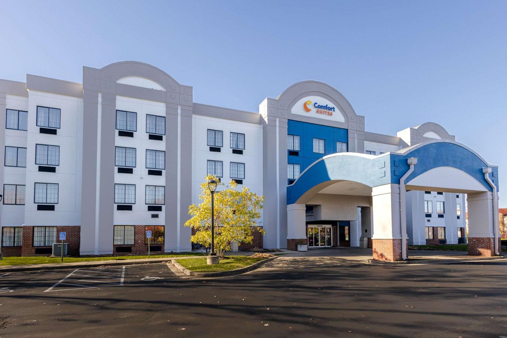 Comfort Suites Springfield Exterior photo