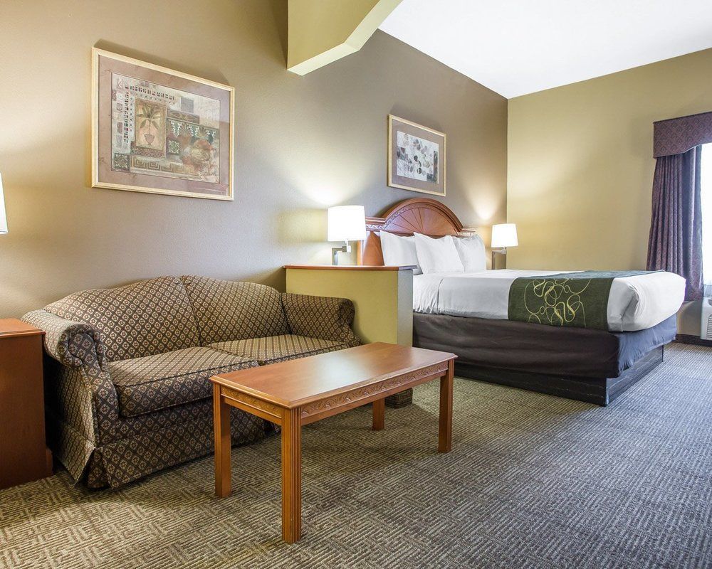 Comfort Suites Springfield Exterior photo