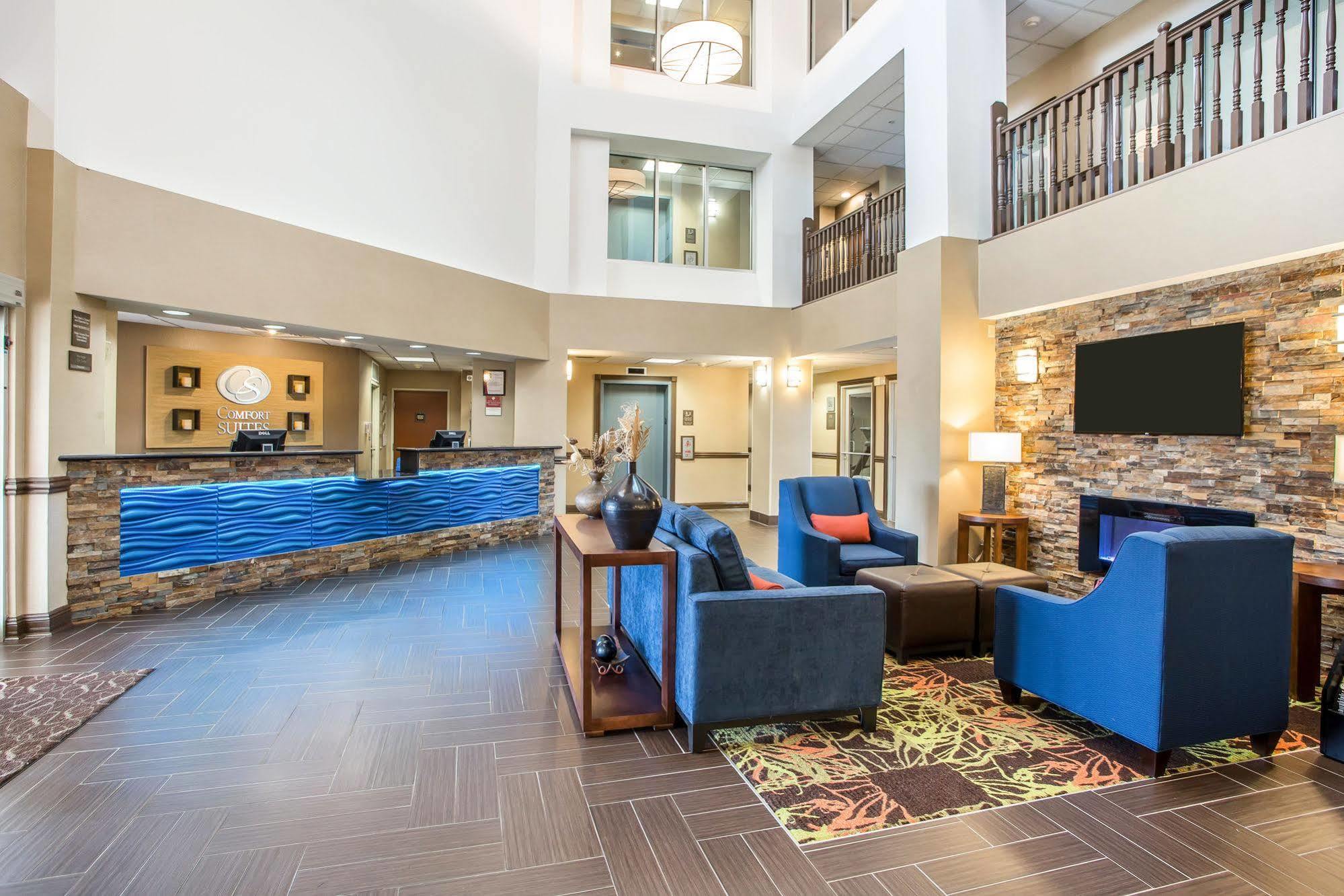 Comfort Suites Springfield Exterior photo